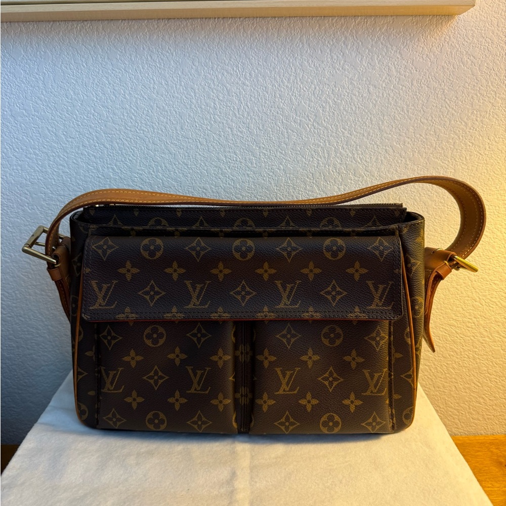 Authentic Louis Vuitton Vivacite GM shoulder bag
